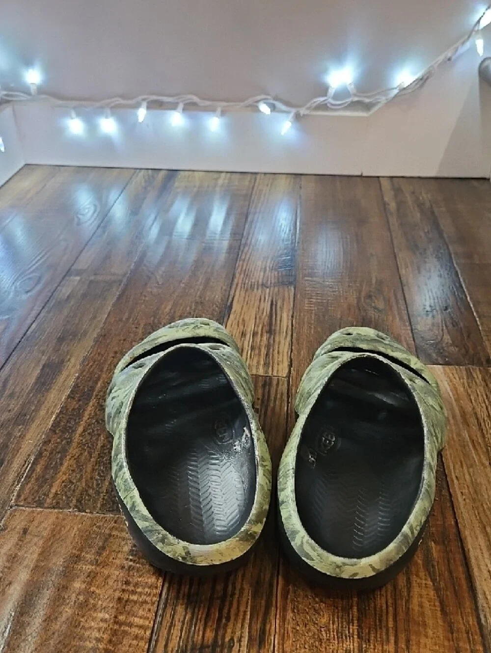Keen Men's Slip-On Clogs in Army Green Camouflage (Sz.8)